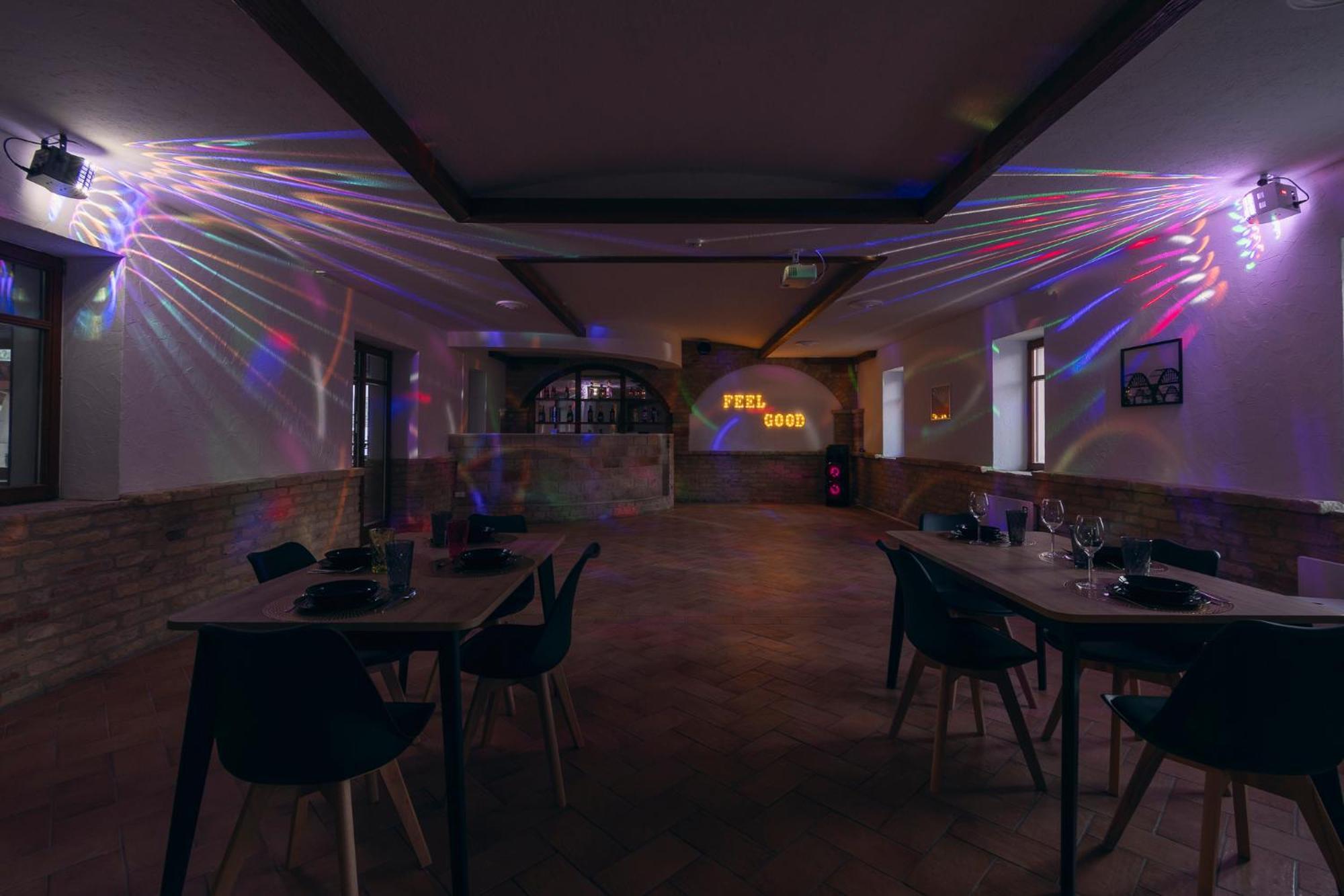 Hotel Feel Good House Notincs Exterior foto